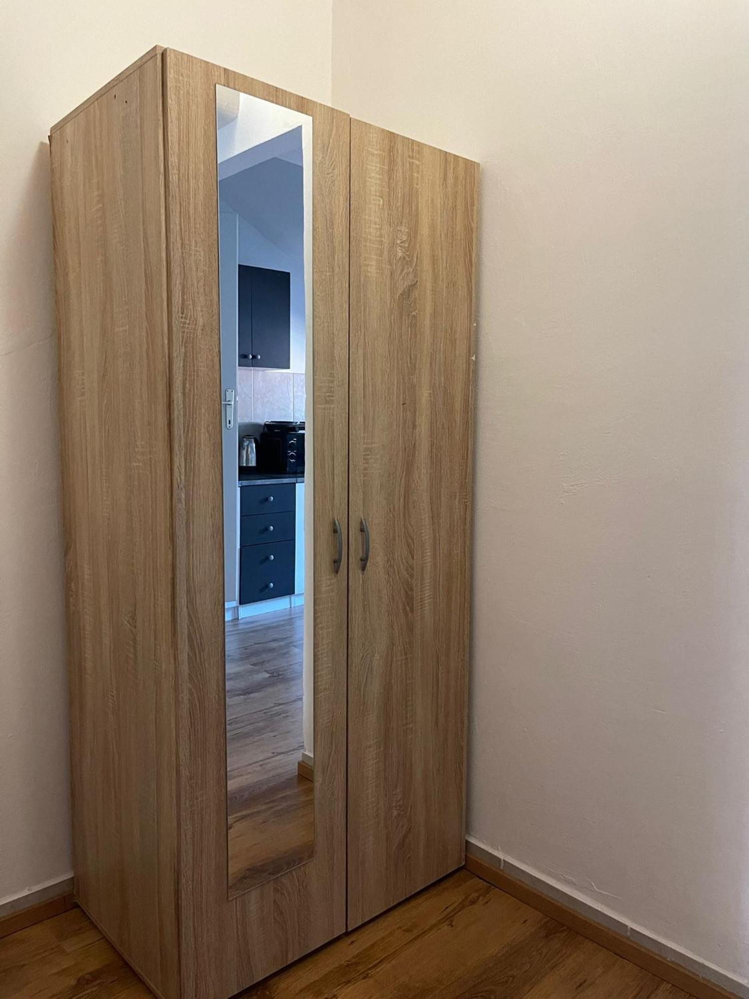 Roman Arch- Low Budget Doublebed Room In Top Center بولا المظهر الخارجي الصورة